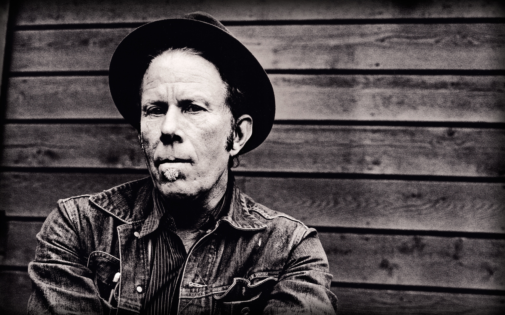 Trans-contextual Thinking and the Genius of Tom Waits